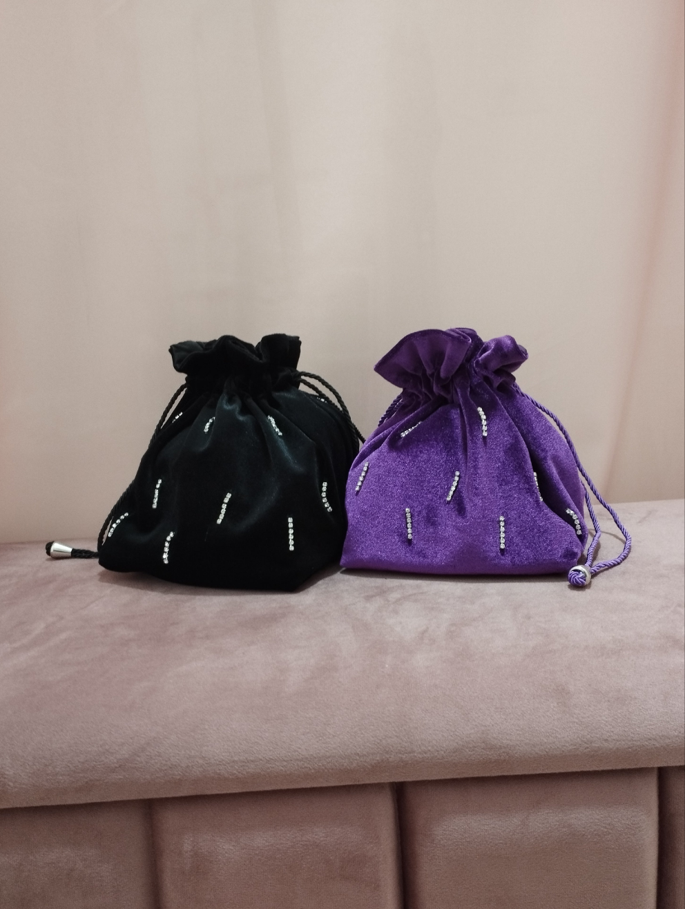 Borsa a Sacchetto in Velluto con base e strass a pioggia