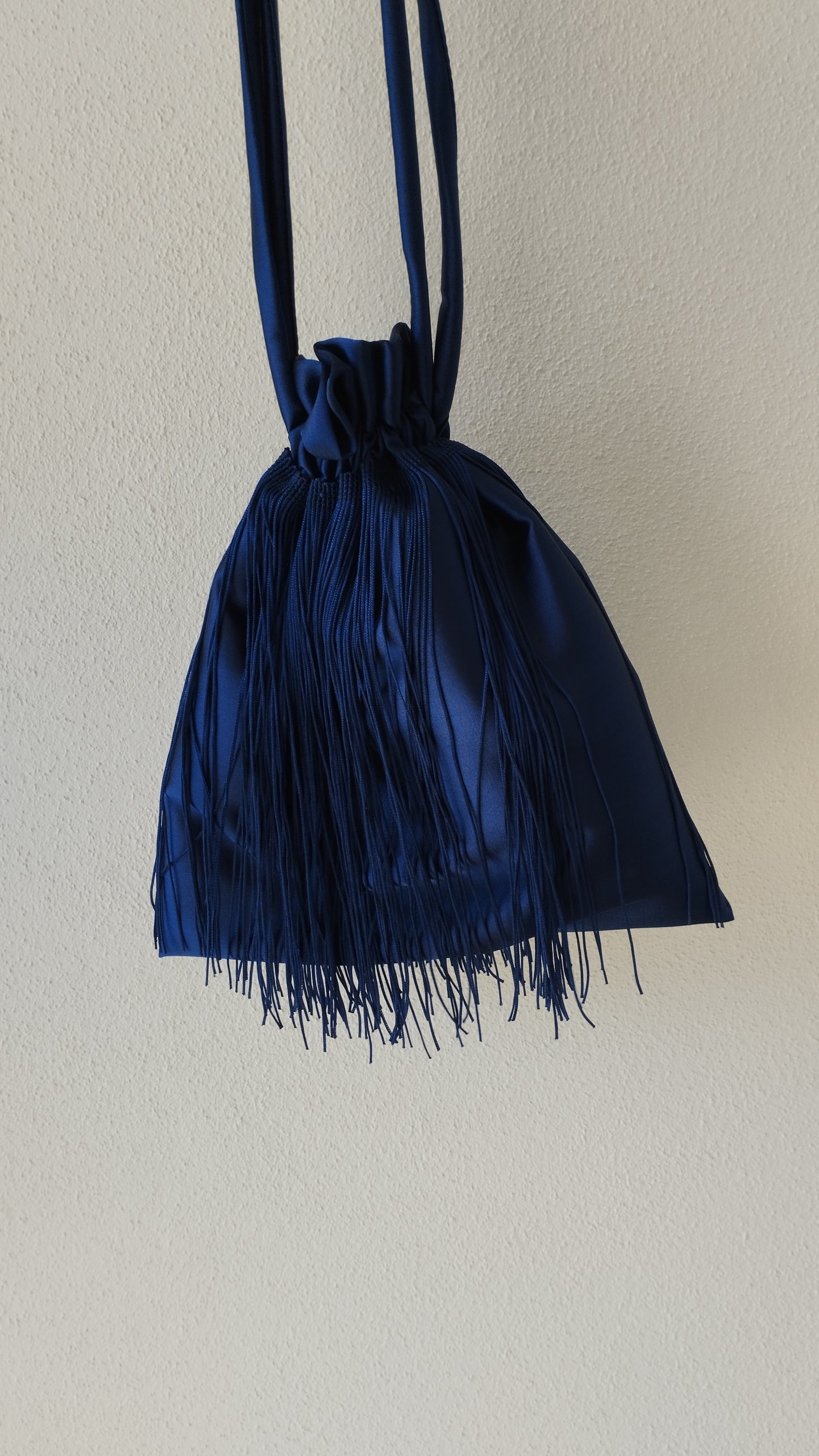 Borsa a sacchetto con frangia di nappe