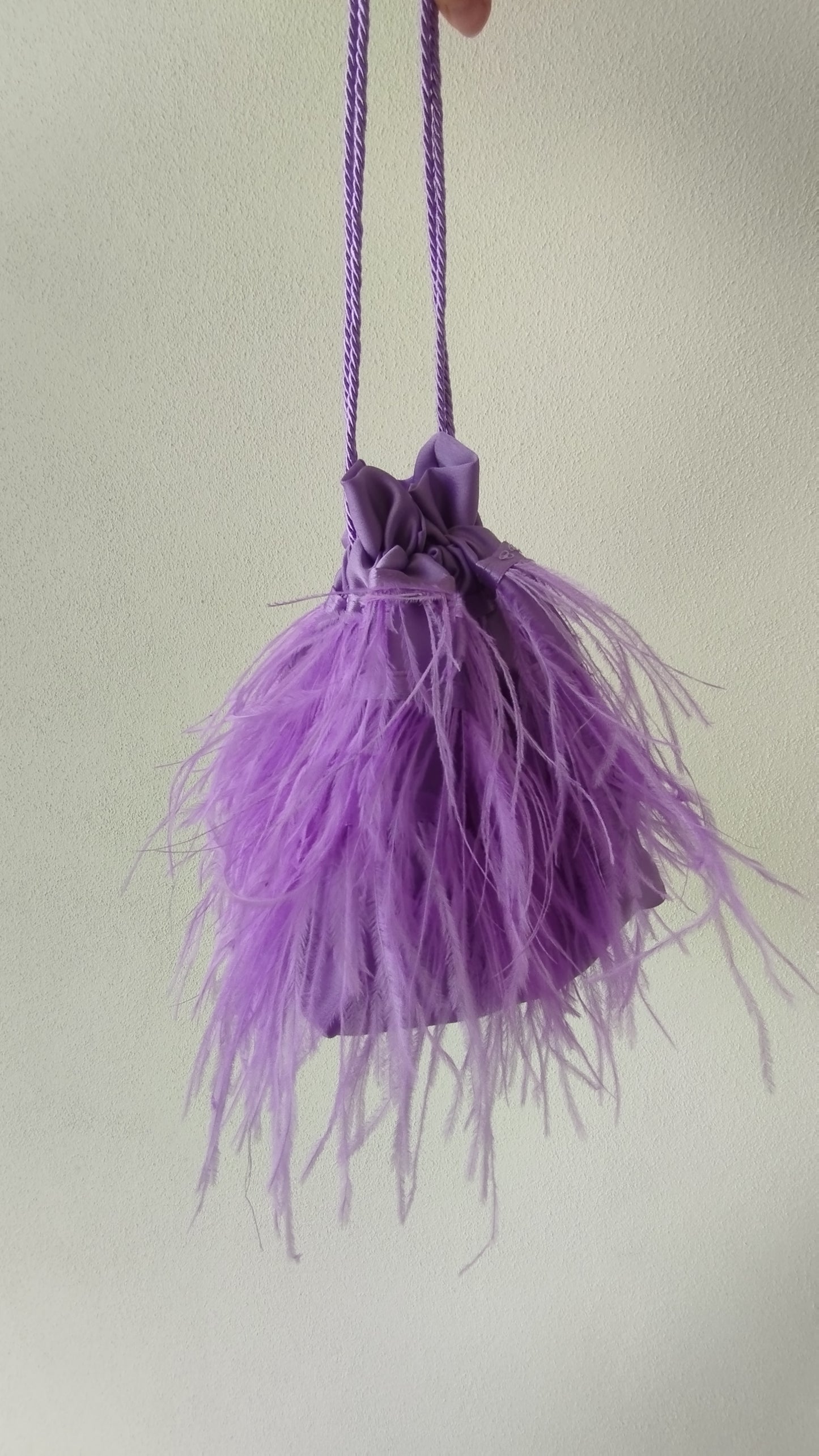 Borsa con base "Nuvola" con piume
