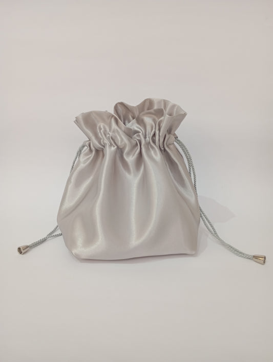Pouch bag with base