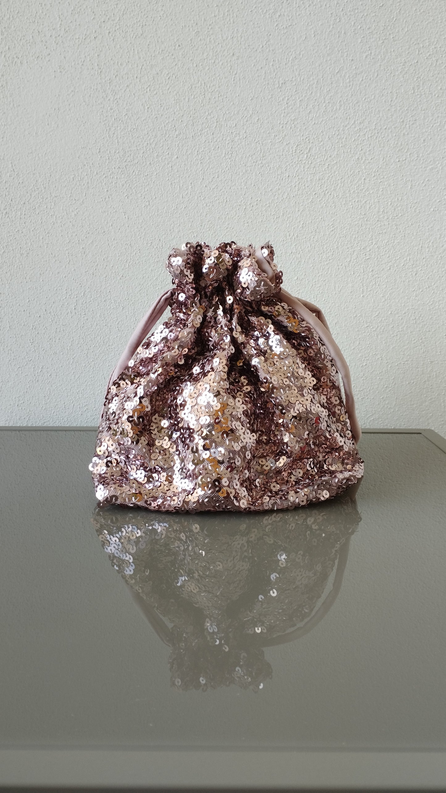 Borsa a sacchetto in paillettes