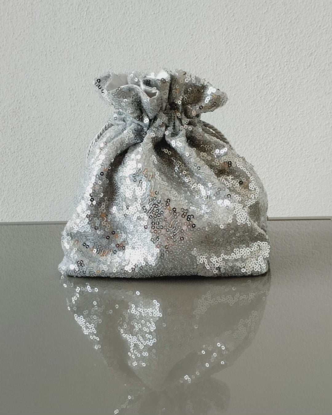 Borsa a sacchetto in paillettes