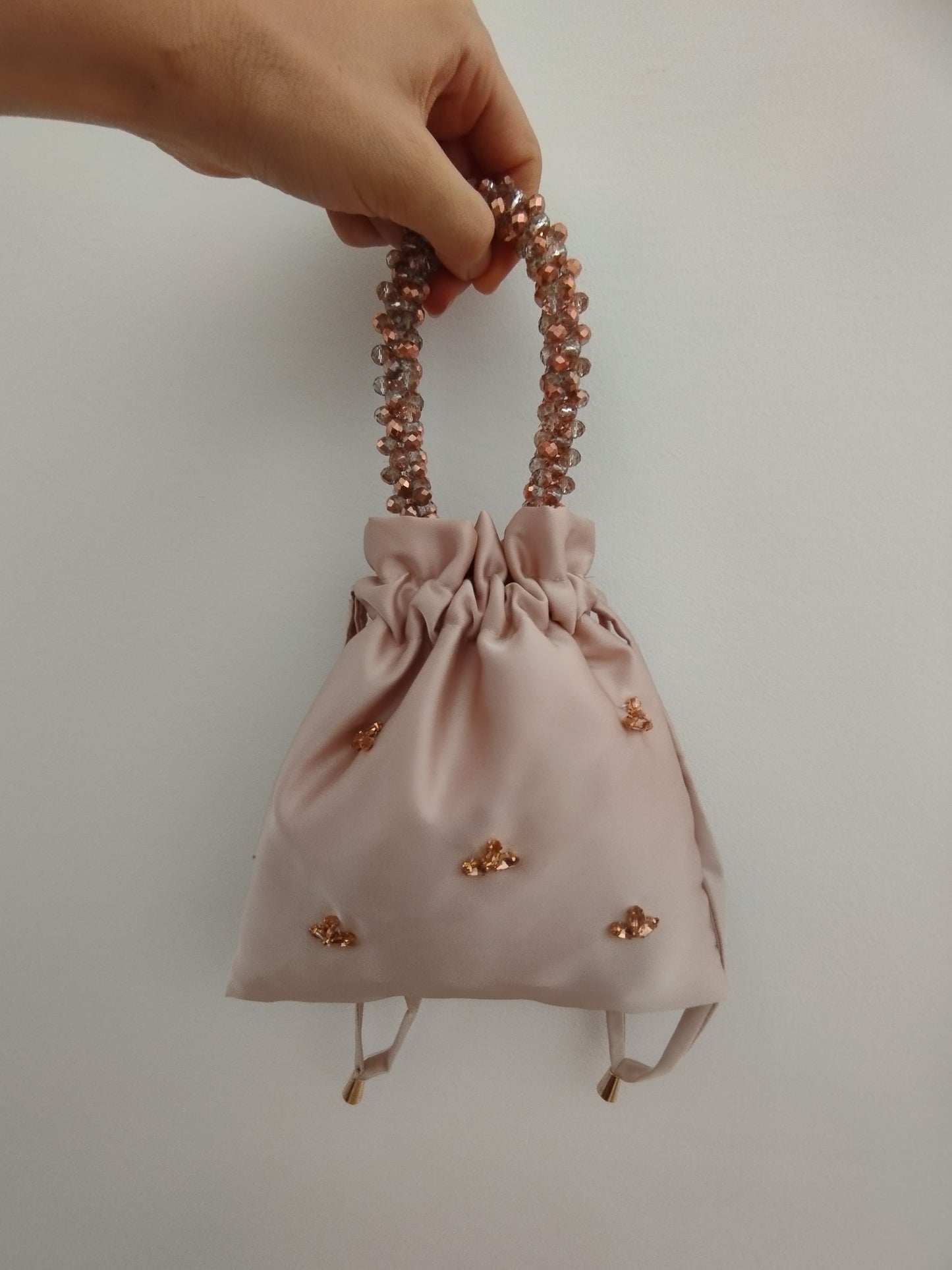 Sac en satin bleu poudré avec appliques
