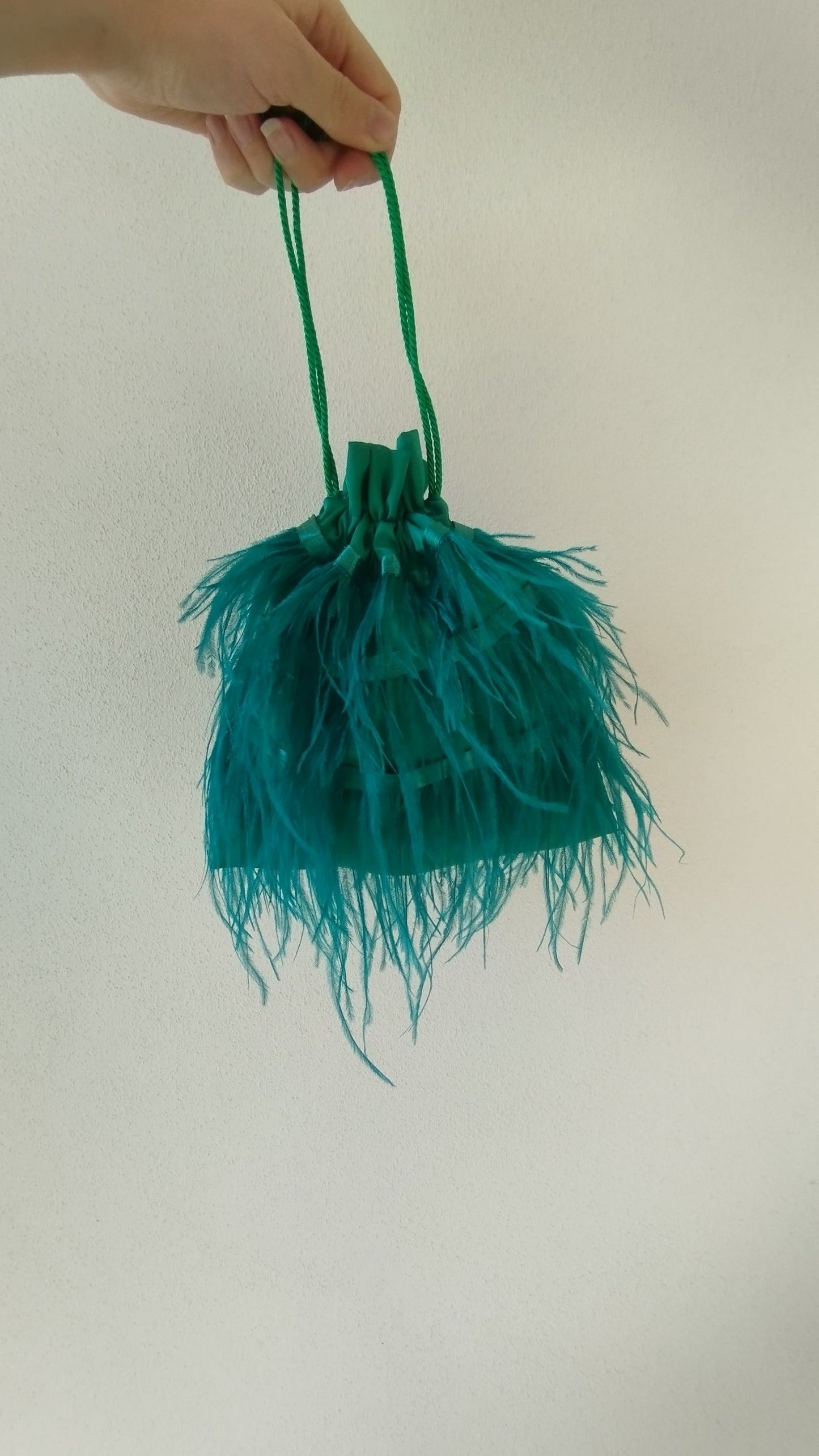 Borsa a sacchetto "Nuvola" con piume