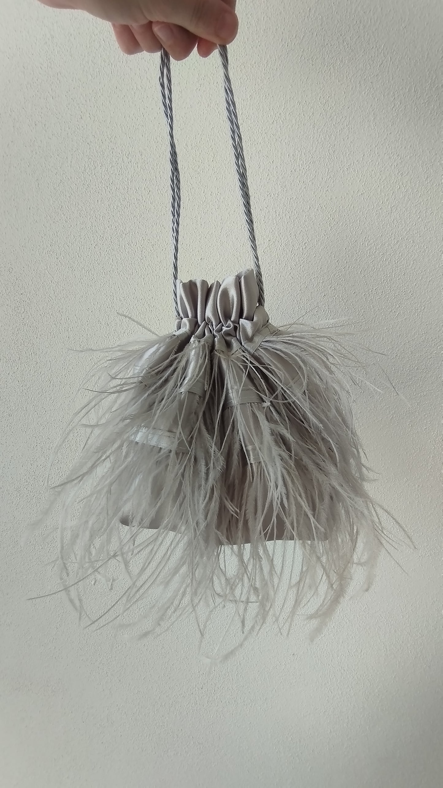 Borsa con base "Nuvola" con piume