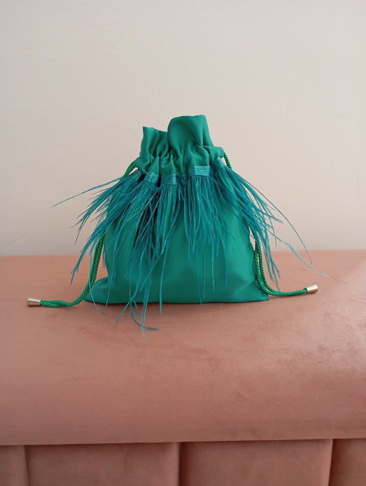 Sack bag with feathers