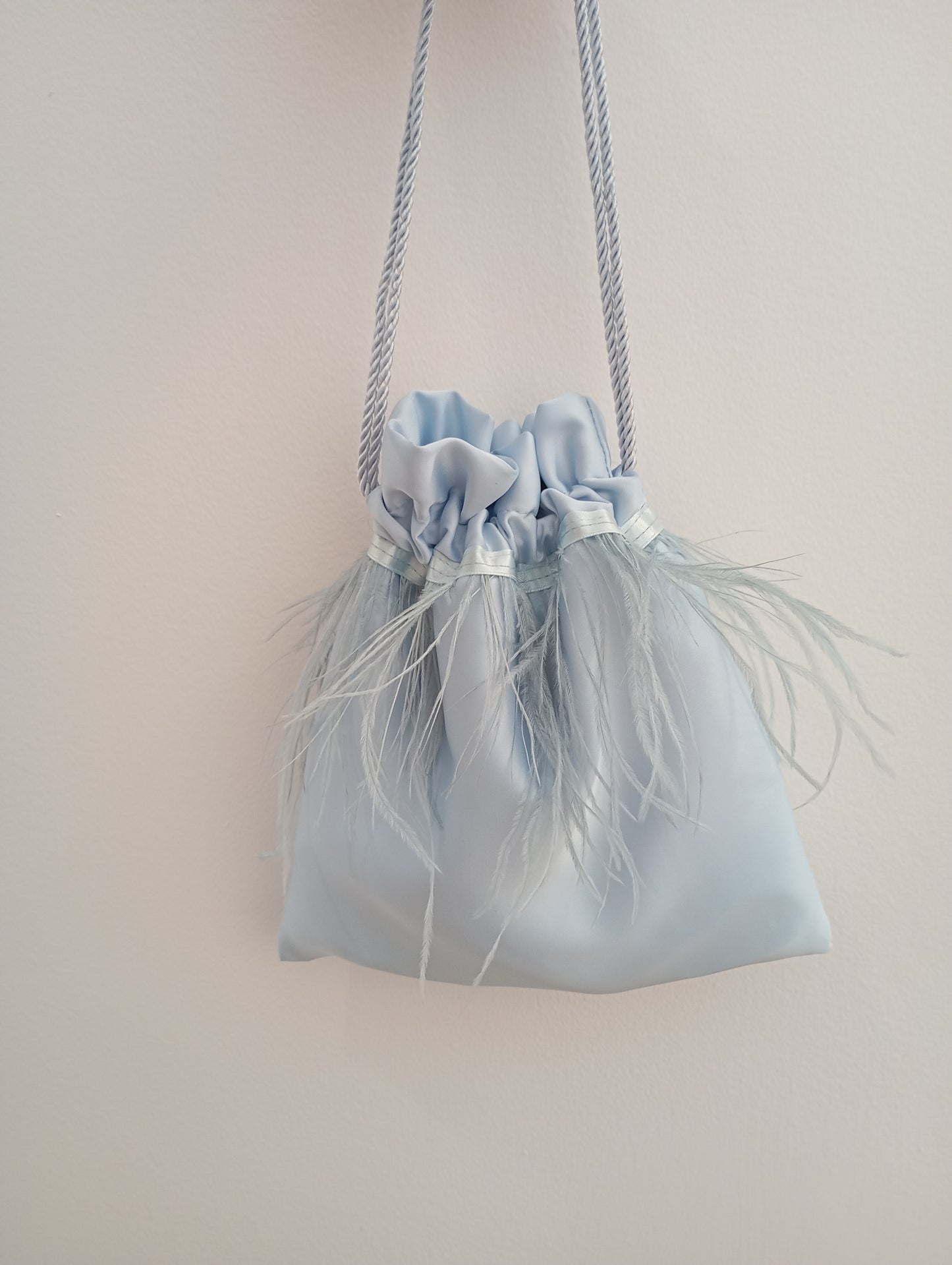 Borsa a sacchetto con piume