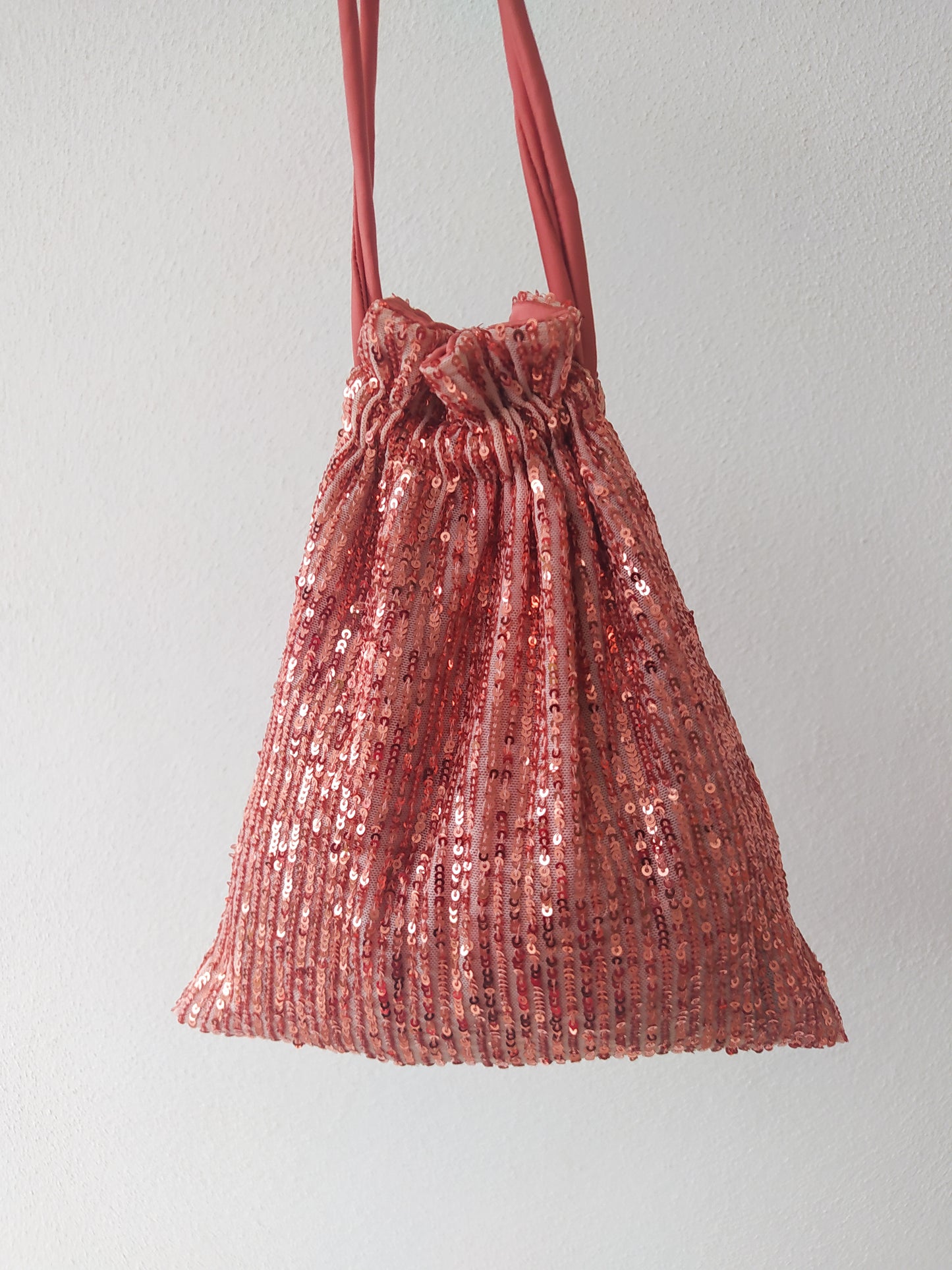 Borsa a sacchetto in paillettes