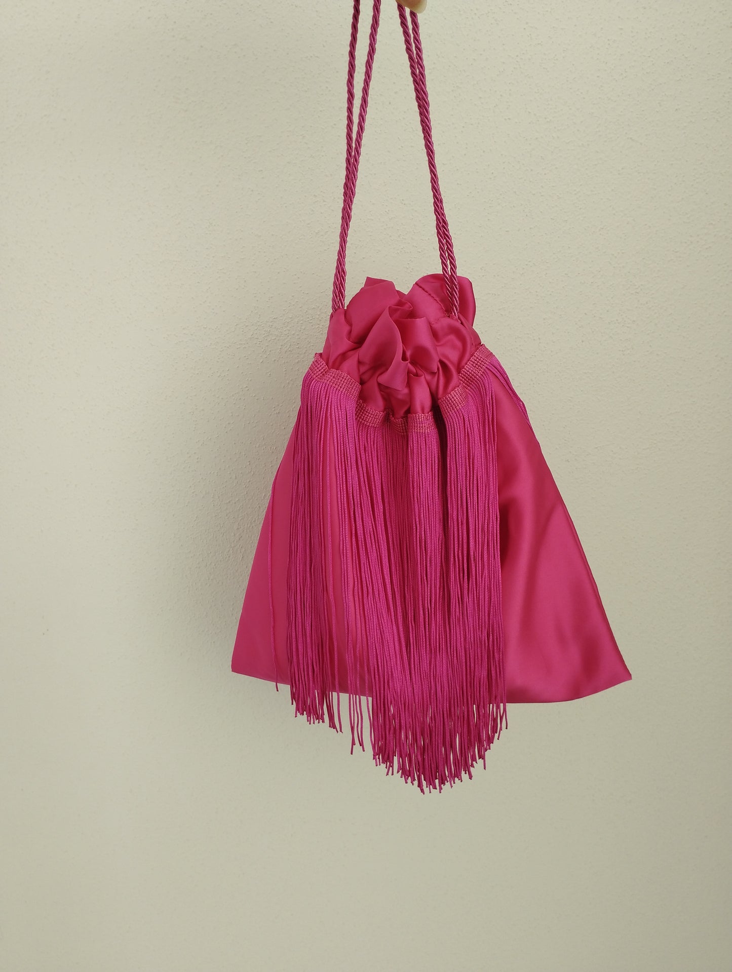 Borsa a sacchetto con frangia di nappe
