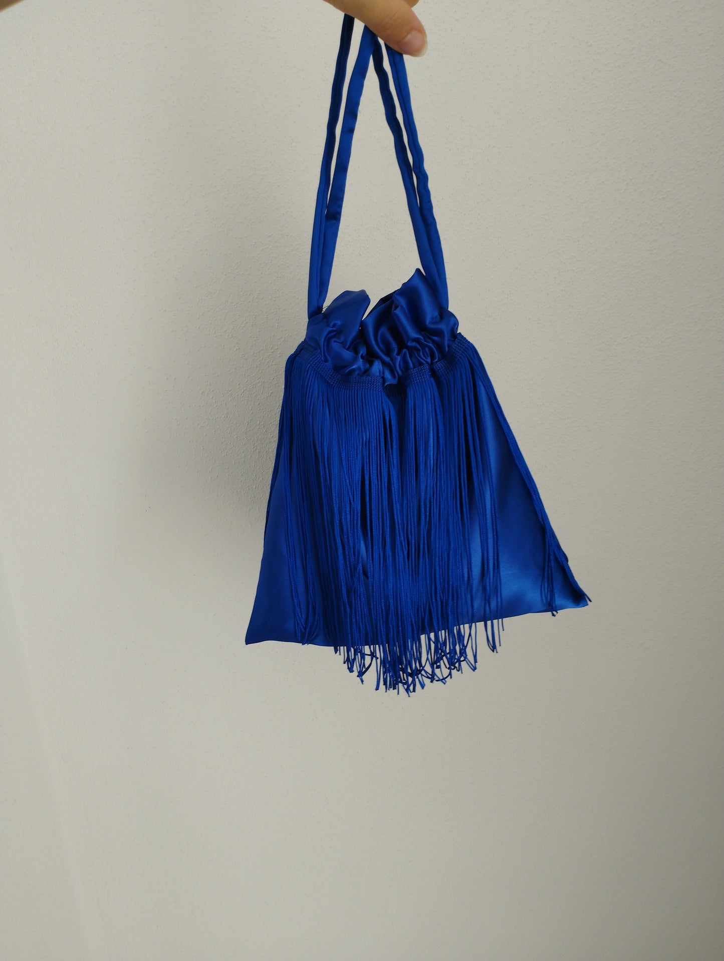 Borsa a sacchetto con frangia di nappe