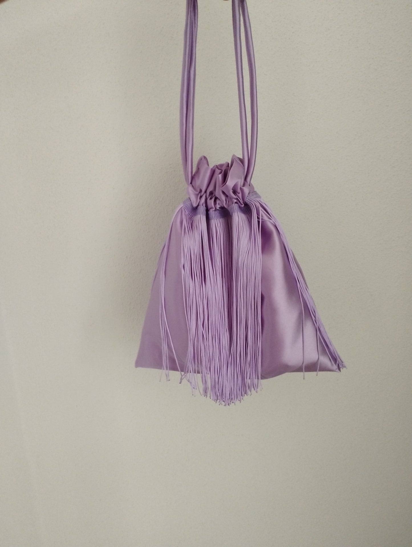 Borsa a sacchetto con frangia di nappe