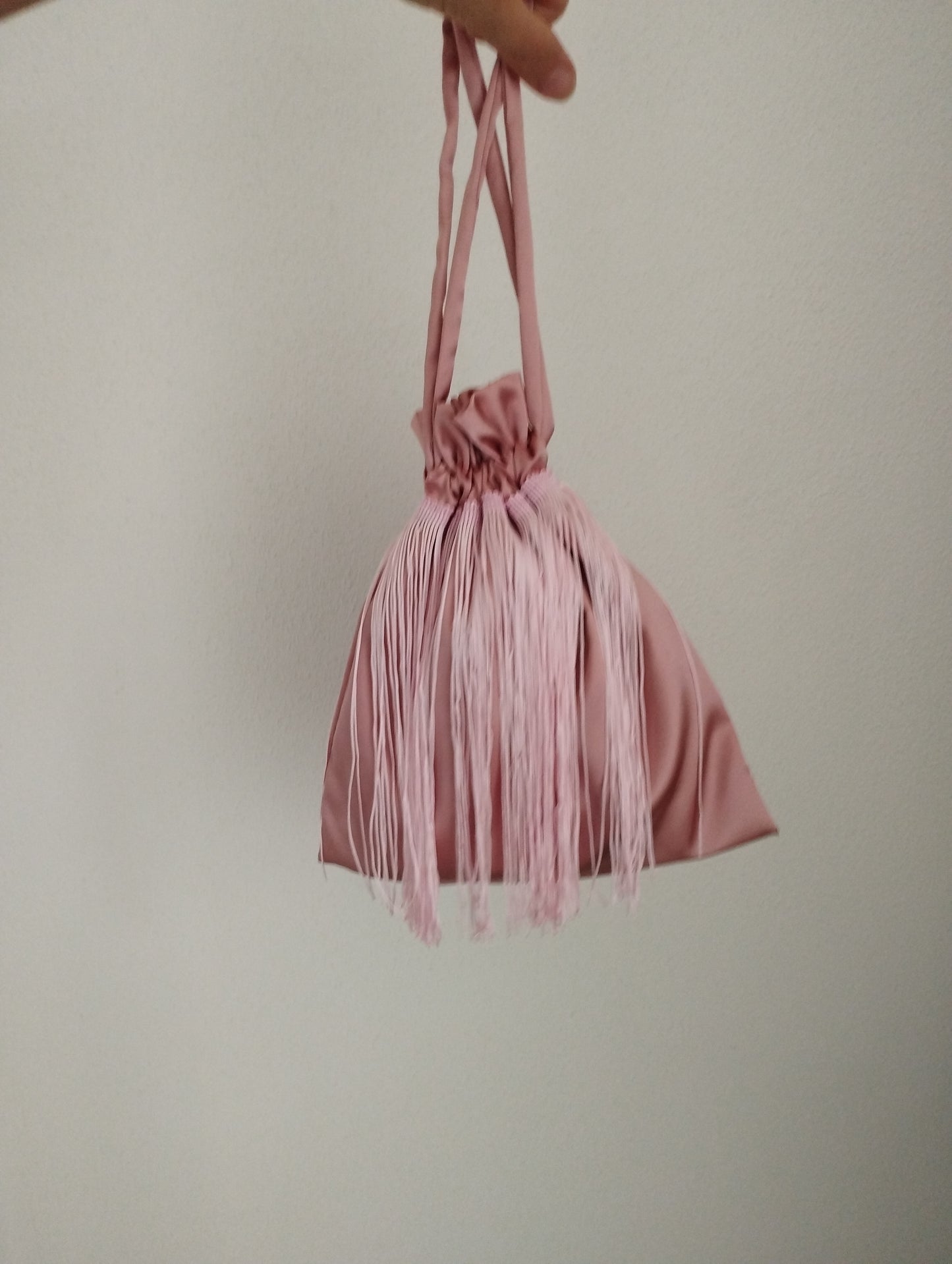 Borsa a sacchetto con frangia di nappe
