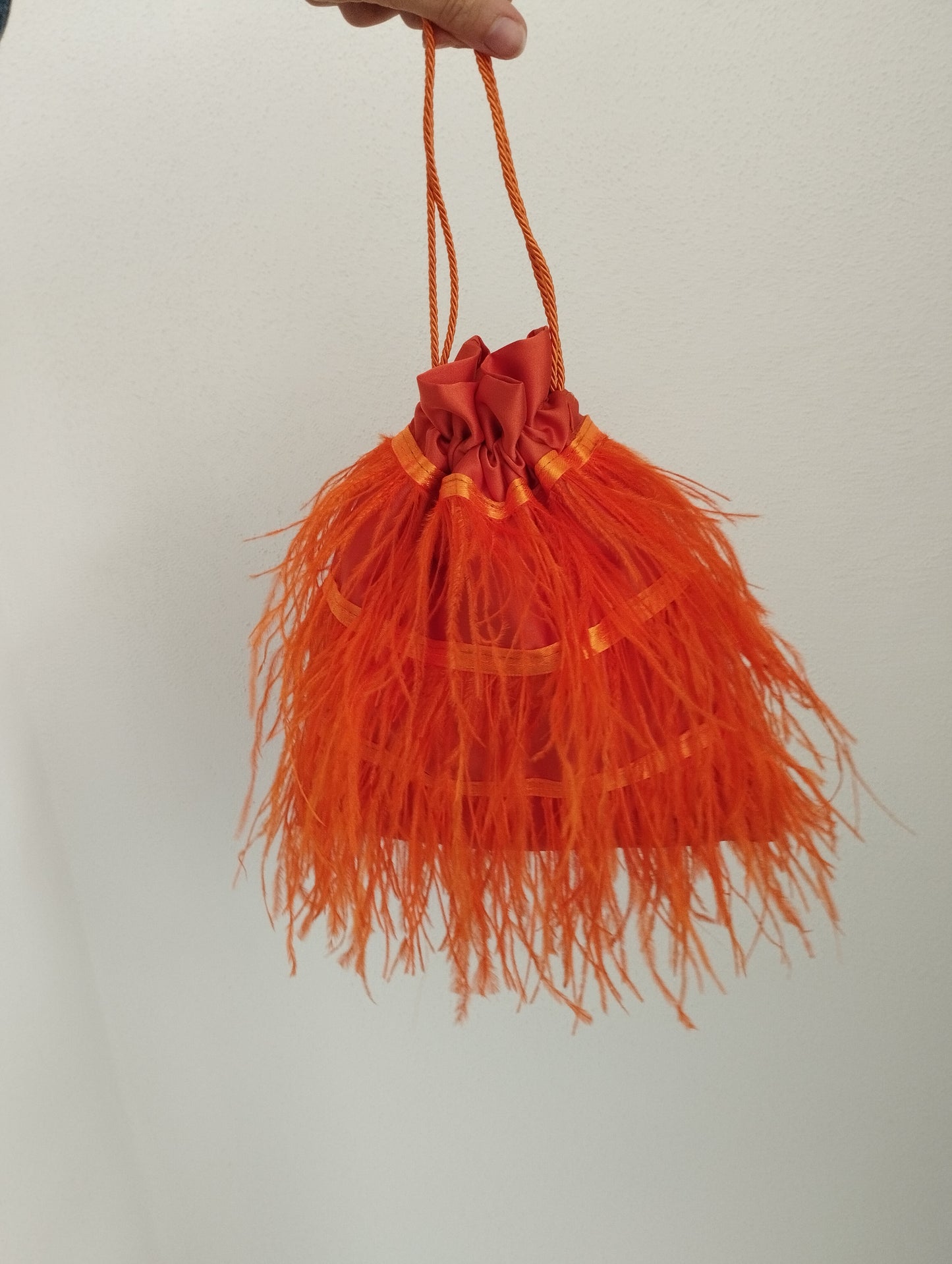 Borsa a sacchetto "Nuvola" con piume