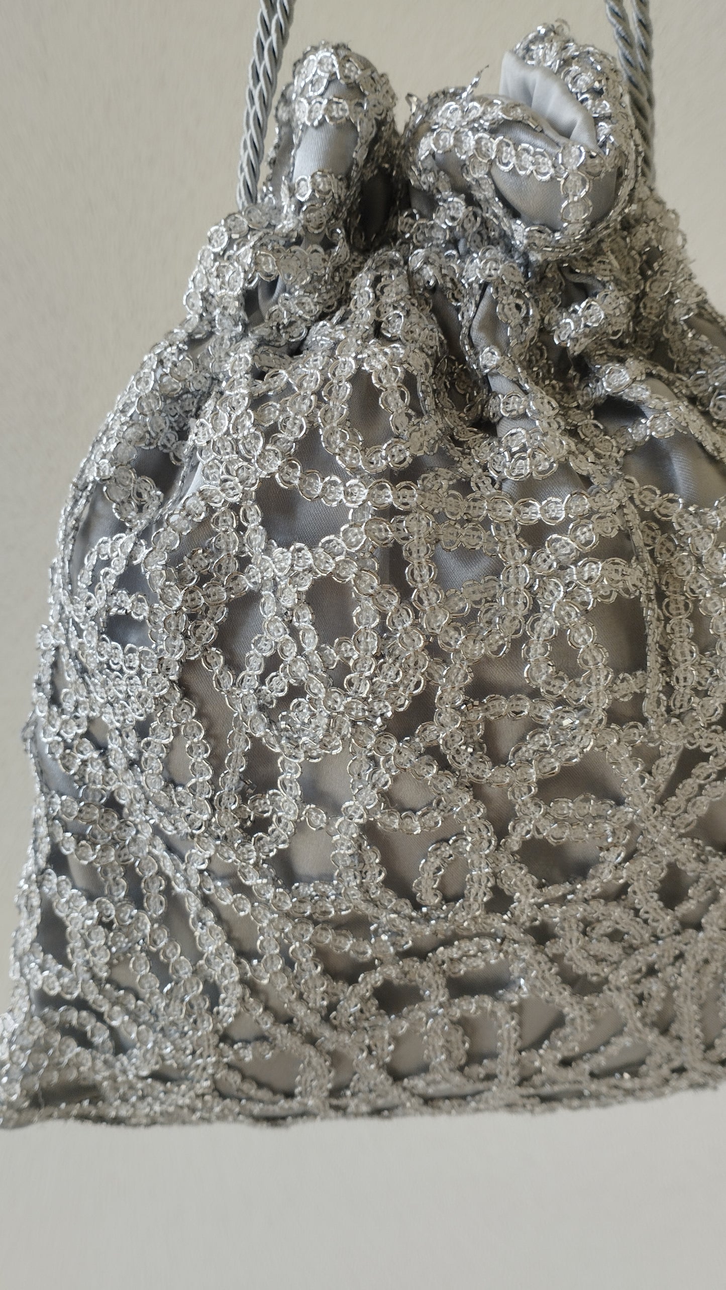 Borsa a sacchetto macramè argento