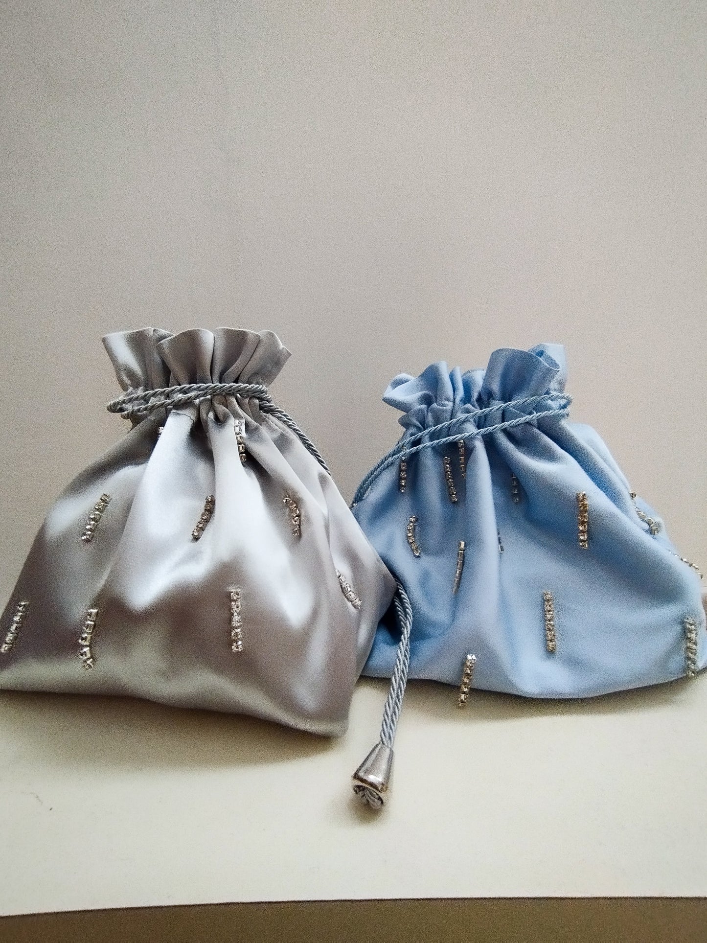 Borsa a Sacchetto con base e diamantini a pioggia