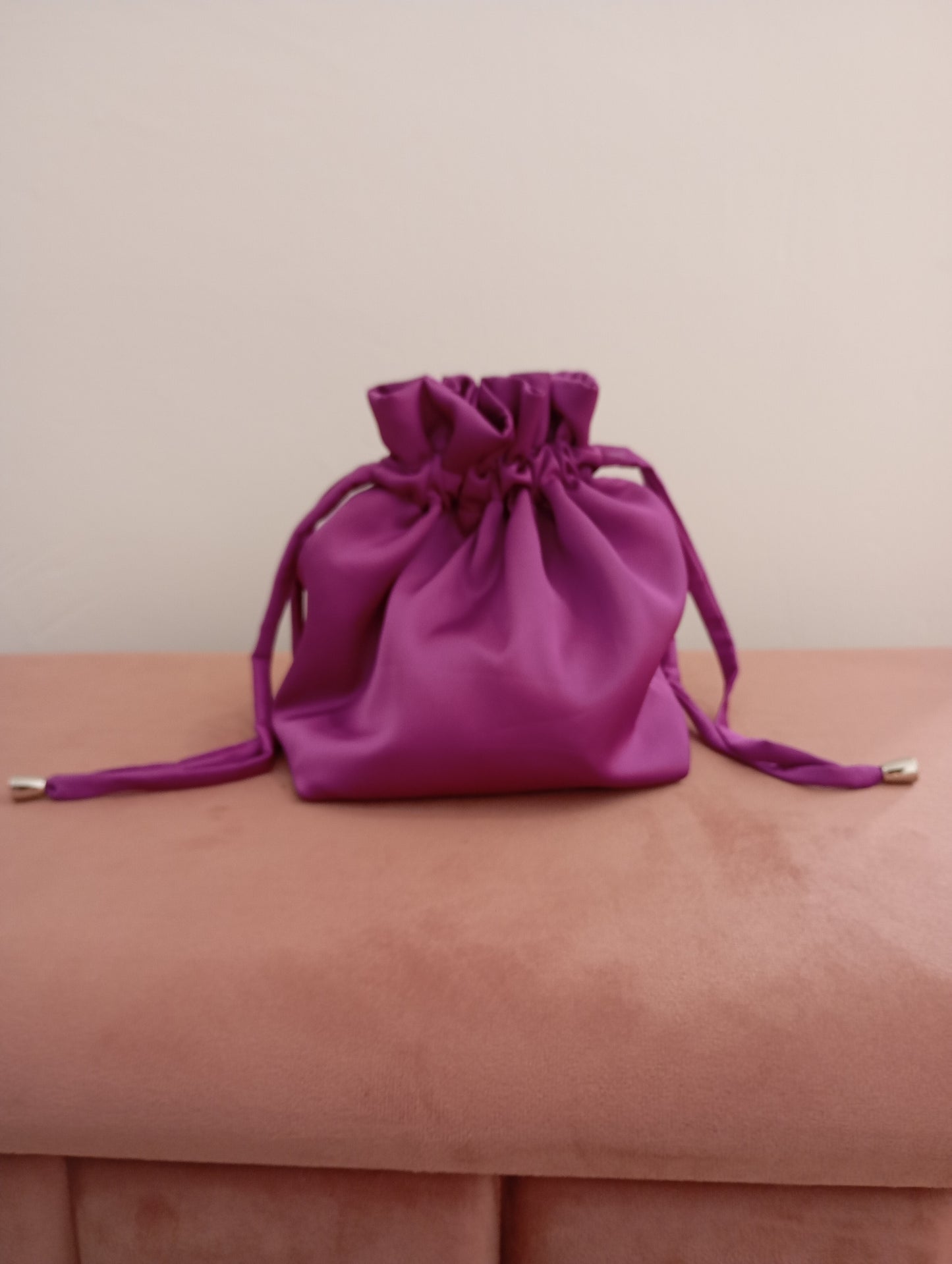 Borsa a Secchiello in Raso Satin