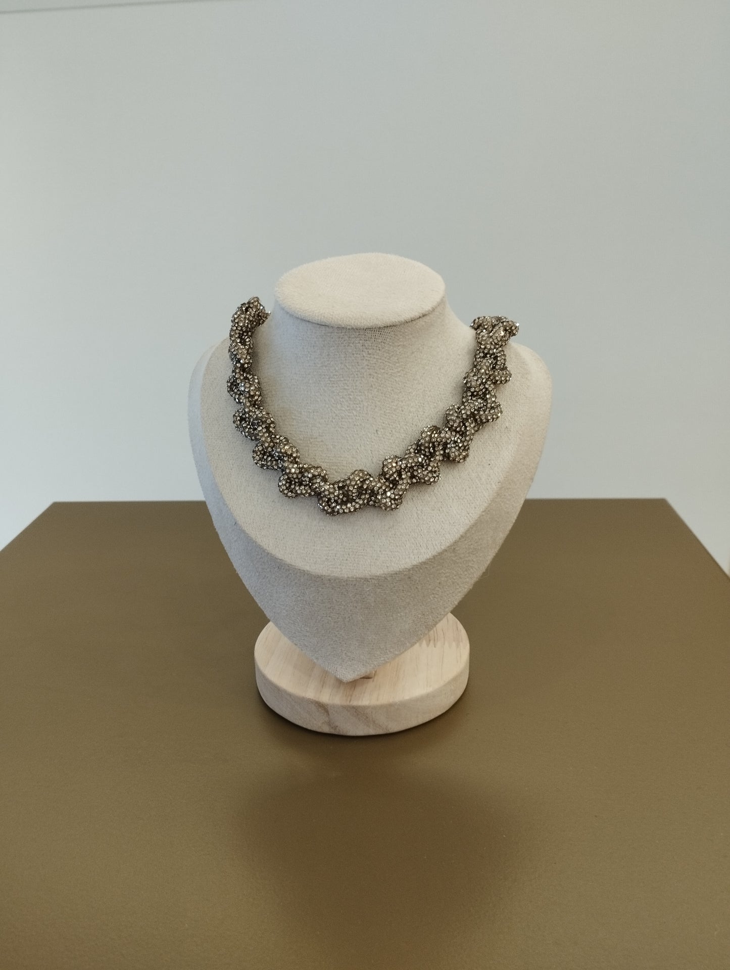 Collana Choker intrecciato con filato strass