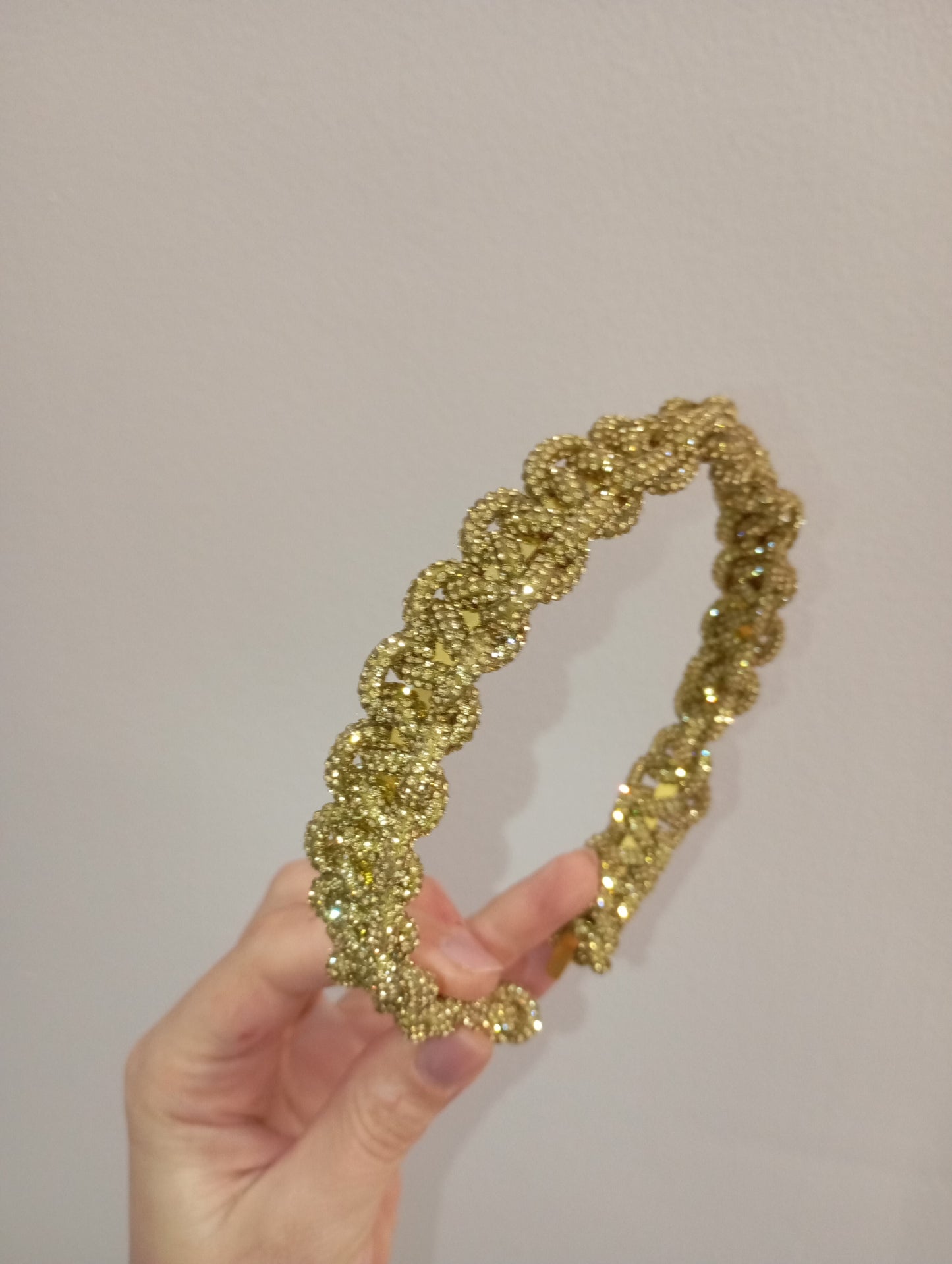 Cerchietto elegante con filato strass