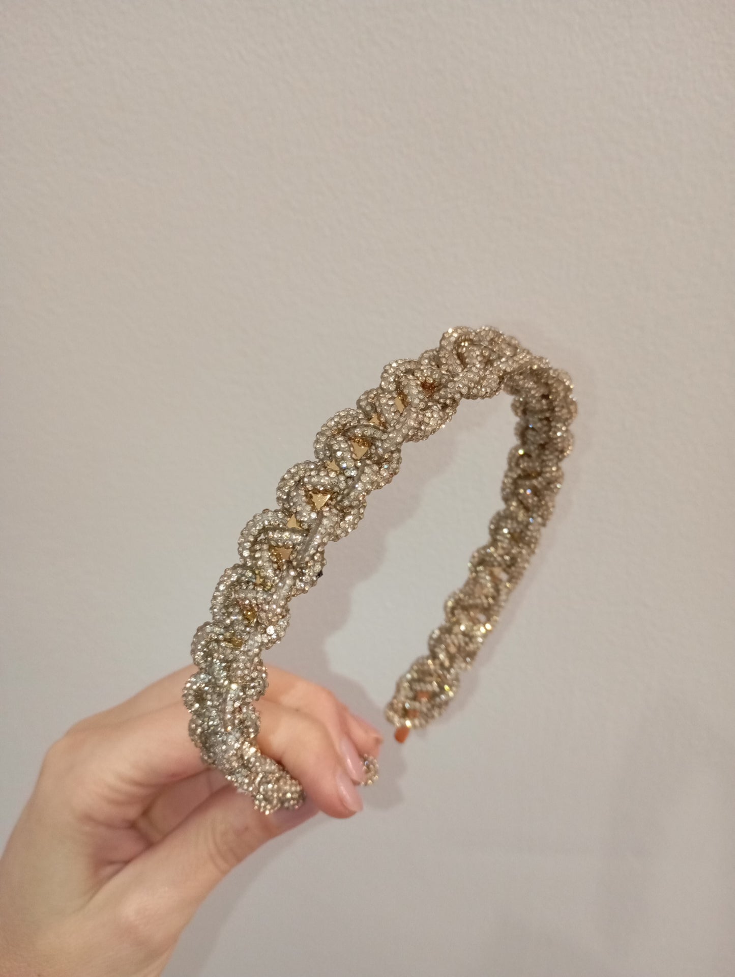 Cerchietto elegante con filato strass