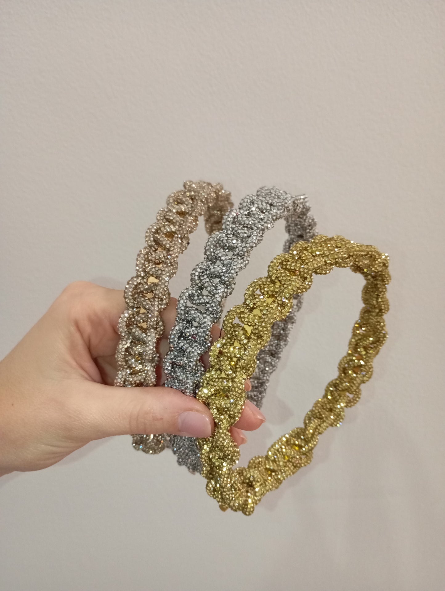 Cerchietto elegante con filato strass