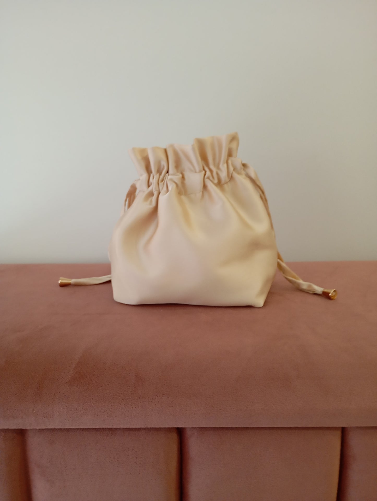 Borsa a Secchiello in Raso Satin